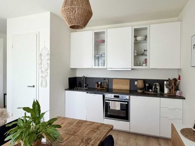 Moderne 2-Zi.-Wohnung mit Stellplatz, Terrasse & Einbauküche