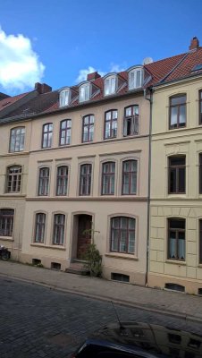 kleine 1-Zimmer-Wohnung EG mit separater Küche, Bad und Flur