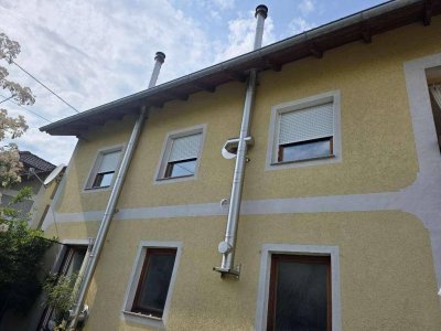 Einziehen und Wohlfühlen! Schönes Haus in zentraler Lage mit Garten und Pool