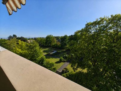 Großzügige 3-4-Zimmer-Wohnung mit Fernblick, Garage & flexibler Raumaufteilung in Wiesbaden