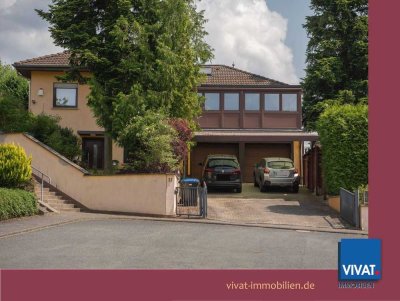 Generationenhaus mit großem Wintergarten, Außenpool, Doppelgarage & -carport, Top-Aussicht!