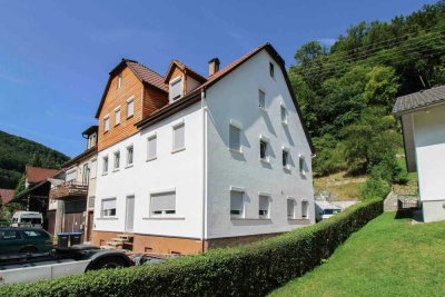 Attraktive Anlage: gepflegtes MFH mit 3 Einheiten und Top-Potenzial in Wiesensteig
