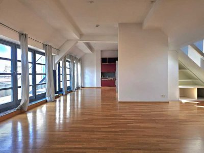 ** PENTHOUSE-LOFT MIT TERRASSE UND WEITBLICK INKLUSIVE **