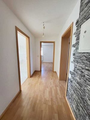 ++ Helle 2-Raum-Wohnung in ruhiger Lage ++