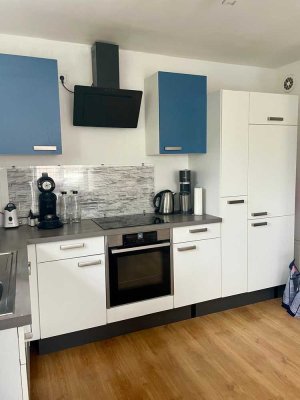 Schöne, große 2-Zimmer Erdgeschosswohnung mit Einbauküche und großer Terrasse