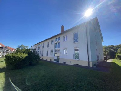 Schöne DG-Wohnung mit großem Balkon, ASR, Keller, Parkplatz