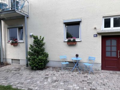 Nette und charmante kleine 3-Raum-Wohnung im Erdgeschoss Altbau (1949) in Augsburg-Innenstadt