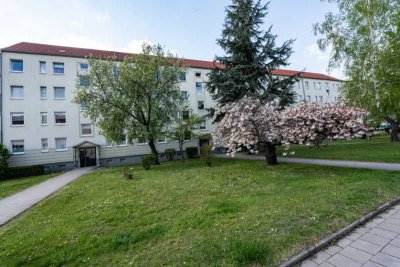 Mit Balkon und Dusche