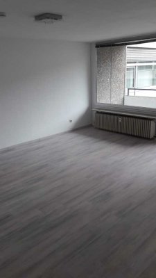 Perfekte Wohnung für Studenten mit Einbauküche und Balkon: ansprechende 1-Zimmer-Wohnung in Bayreuth