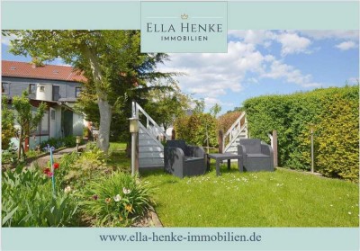Viel Platz + Ausstattung: Große Doppelhaushälfte mit 5 Zimmern, Pool, Sauna, Garage...