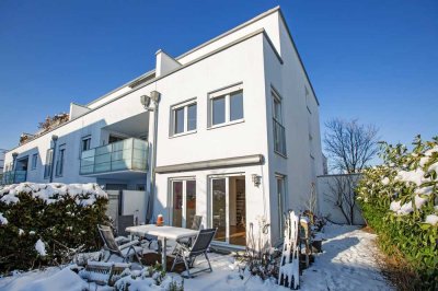 Helles 5-Zimmer-Reihenendhaus mit Garten, Keller und Einbauküche in München