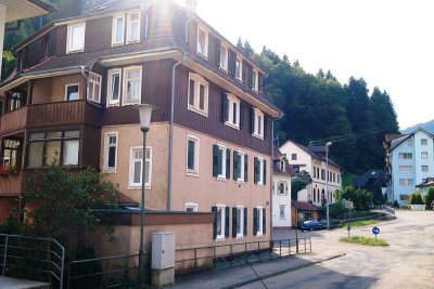 Mehrfamilienhaus mit 4 Wohnungen, 8% jährliche Rendite, 8 Zimmer, 6 Badezimmer