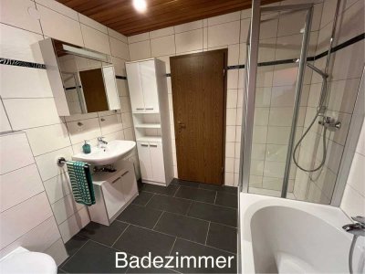 Modernisierte Wohnung mit zwei Zimmern und EBK in Wiesentheid