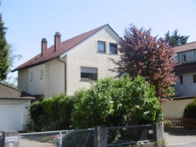Doppelhaushälfte mit Garten und Garage