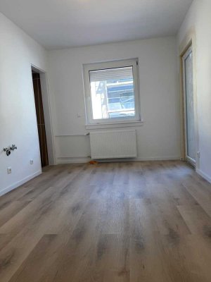 � Moderne & vollständig renovierte 2-Zimmer-Wohnung in Frankfurt am Main ✨