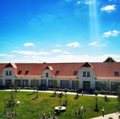 Wohnen in der Remise im Loft Stil mit schönem uneinsehbaren Garten auf dem Landesgartenschaugelände