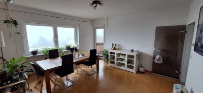 Helle 3-Zimmer Wohnung mit Fernsicht  im 3. OG mit Balkon in Trier-Olewig