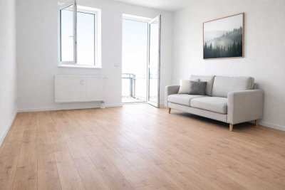 Neu! Sanierte 58 m², separate Küche,  mit Balkon