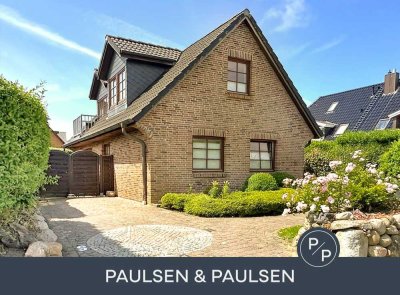 Großzügiges Wohnhaus mit zwei Einheiten und Doppelgarage