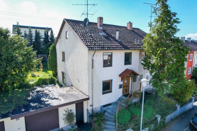 Bezahlbar wohnen, selbst gestalten – Doppelhaushälfte mit Garten und viel Potenzial