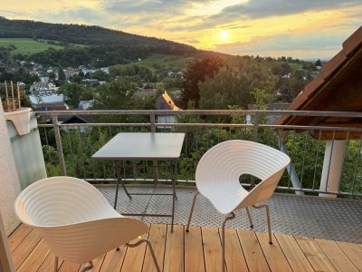 Helle, vollmöblierte 2,5-Zimmer Wohnung mit Sonnenbalkon (Vogesen-Blick) in Freiburg-Merzhausen