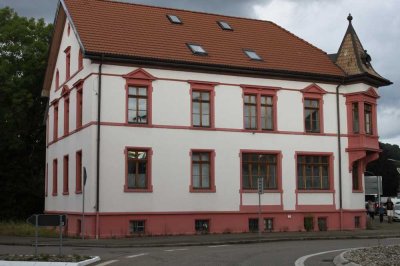 Ansprechende denkmalgeschützte und sanierte 4-Zimmer-Wohnung zur Miete mitten in Schopfheim