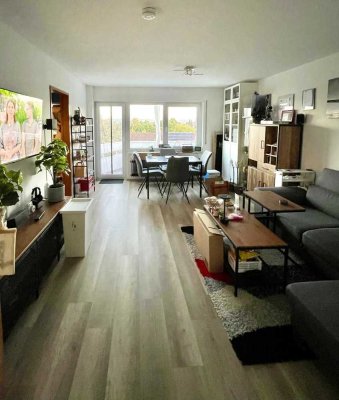 Helle 2 Zimmer Wohnung mit Balkon, Keller und Garage in  Gärtringen