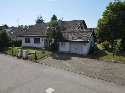 Großes Wohnhaus – Einfamilienhaus mit Gäste-Appartements in guter Wohnlage von Öhningen / Höri