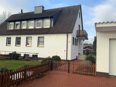 Gepflegte Doppelhaushälfte mit vier Zimmern und Einbauküche in Stemwede-Sundern