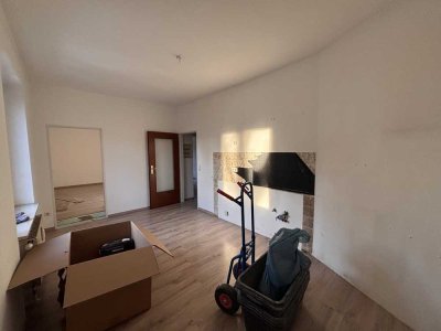 Willkommen Zuhause! Frsich renovierte 2-Zimmer-Wohnung mit Einbauküche