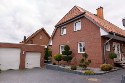 Gepflegtes Einfamilienhaus mit großer Doppelgarage in ruhiger Wohnlage von Lengede
