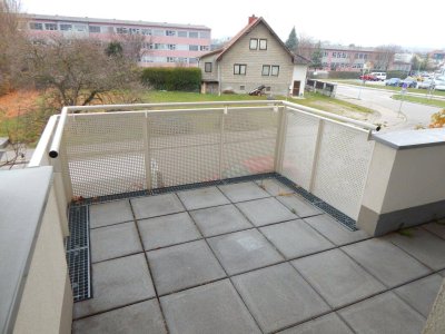 "PROVISIONSFREI" Helle und ruhige 3 Zimmer Terrassenwohnung mit Tiefgaragenplatz