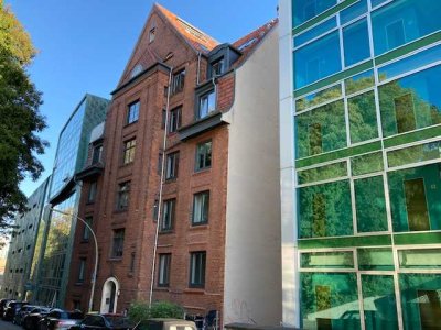 Eine Perle an der Elbe ... großzügige 3-Zimmer Altbauwohnung am Elbberg / Große Elbstraße