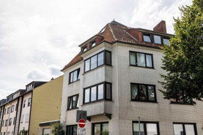 *** 1 ZKB APARTMENT im DG - AUFSTEIGENDE LAGE mit guter ANBINDUNG in NÄHE der WESER ***