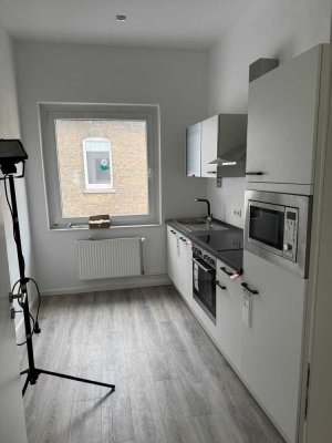 Erstbezug nach Sanierung! 3 Zimmer Wohnung mit Einbauküche