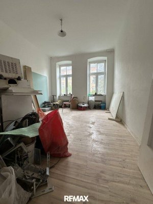 Sanierungbedürftige 2- Zimmer Altbauwohnung - 2 Liftstock