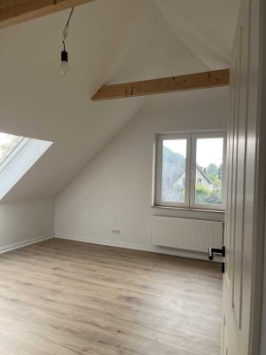Helle 2-Zimmer Dachgeschosswohnung in Solingen Höhscheid