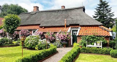 Historisches Gulfhaus mit Gartenidylle -  Rarität – Freiheit pur – Landleben an der Nordsee