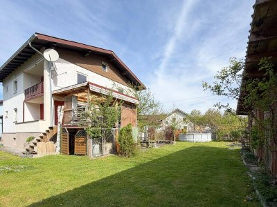 Haus mit Charakter: Großzügiges Ein- oder Zweifamilienhaus in sonniger Waldrandlage