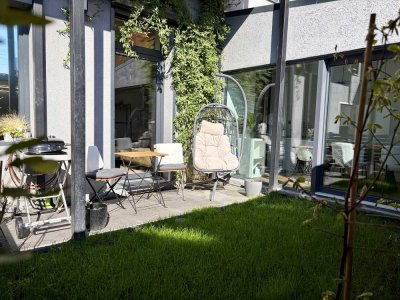 Stilvoll möblierte 4-Zimmer-Wohnung mit Garten, Fußbodenheizung und 3,30 m hohen Decken