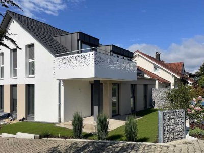 Neubau Erstbezug: edle, sehr helle 1,5-Raum-WG, geh. Ausstattung, inkl. EBK u. Stellplatz, Ispringen
