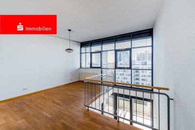 Frankfurt-Bockenheim: Luxuriöse Dachgeschoss-Maisonette mit Penthousecharakter und Skylineblick