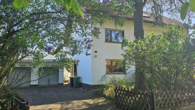 St.-Aug/Hangelar: komplett freies 3-Parteienhaus mit 2 Garagen / ca. 229m² Wohnen auf ca. 684 Areal