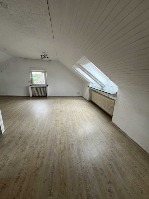 2 Zimmer Dachgeschosswohnung in ruhiger Lage