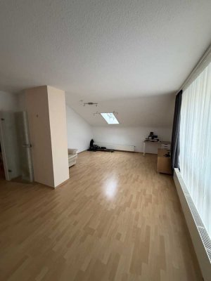 Teilmöblierte 2 ZKB Wohnung mit EBK und Klimaanlage in WI- Medenbach