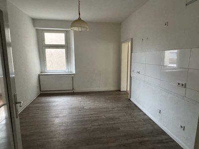 große Wohnung zu vermieten, Schulstr. 49