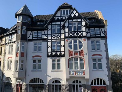Moderne Wohnung in wunderschönem Jugendstil-Altbau