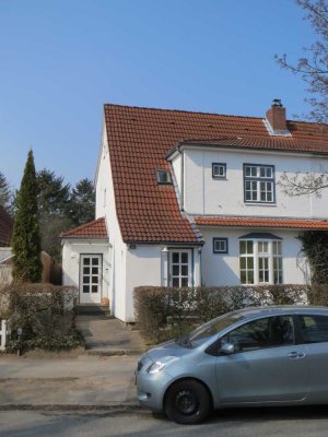 2 Zimmer Wohnung in Doppelhaushälfte