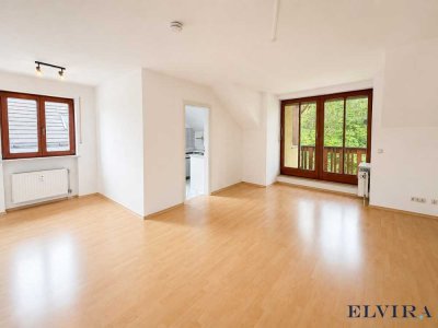 Elvira - Perlach - Sehr schöne Wohnung mit großem Atelier am Ostpark