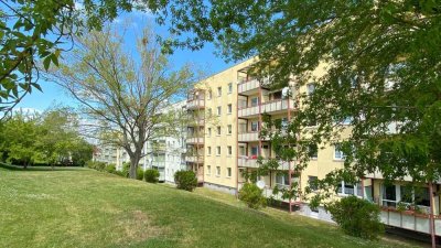 *NEU-renoviert*Geräumige und helle 4-Raum-Wohnung mit Balkon*